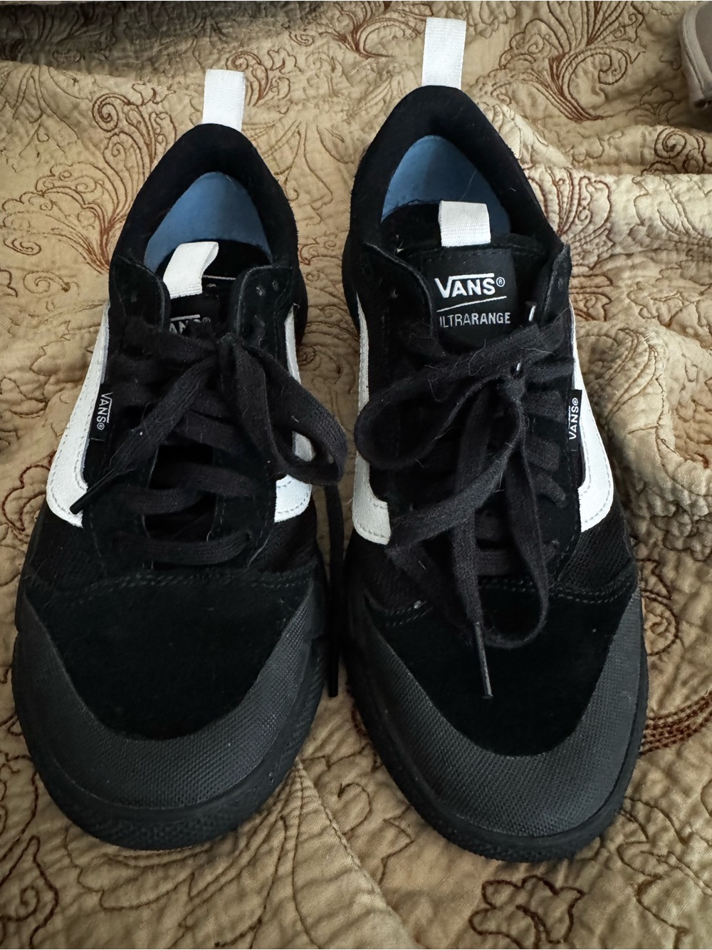 Vans Ultrarange Women's Black and White Low-Top Sneakers Size 8